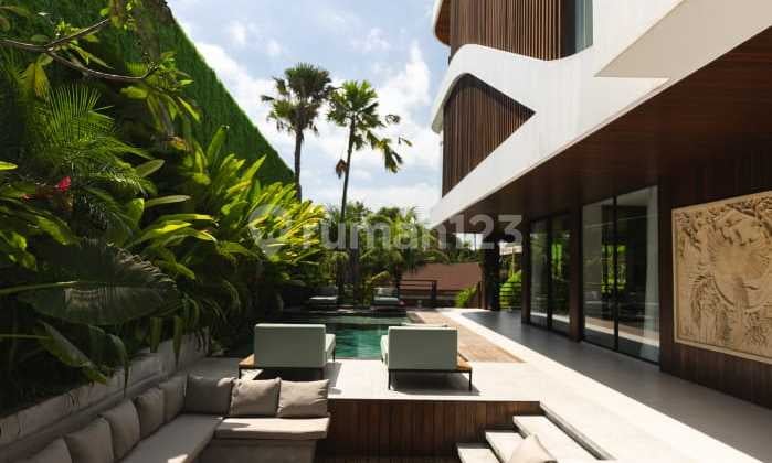 Luxury Villa Walking Distance To The Beach Ready For Leasehold