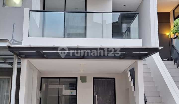 Rumah Modern 3 Lantai Siap Huni di Golf Island Cluster Harmoni Penjaringan Jakarta Utara