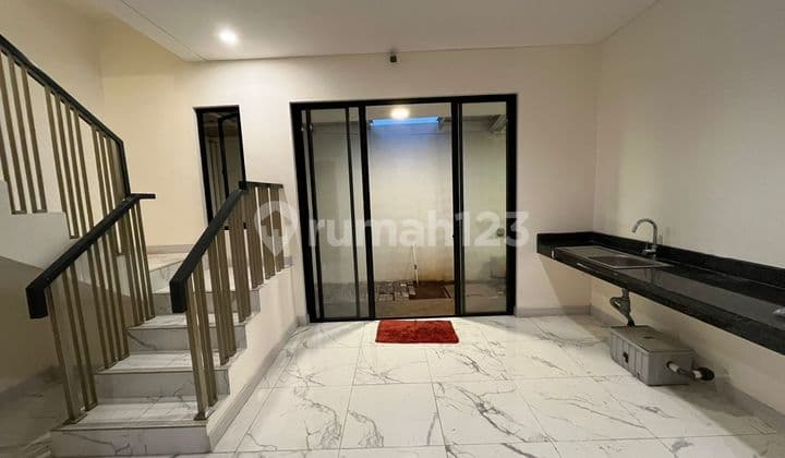 For Rent: Beautiful Modern Style House in a Strategic Location in Cakung