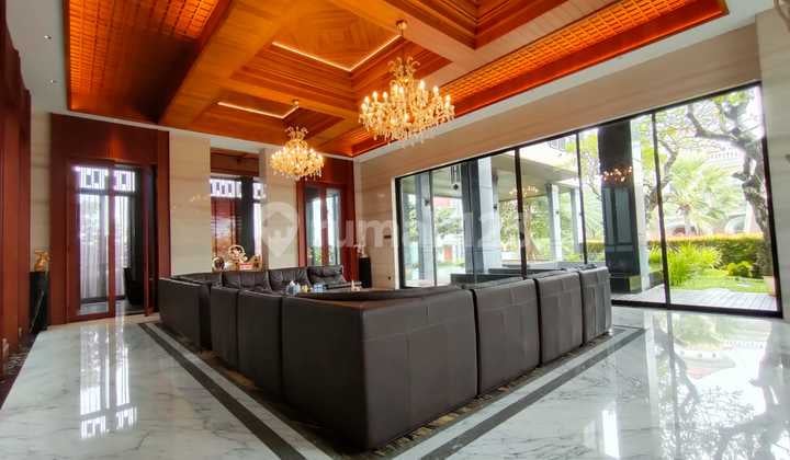 Rumah Sultan Mewah Full Furnished di Kawasan Pantai Mutiara Jakarta Utara - View Laut