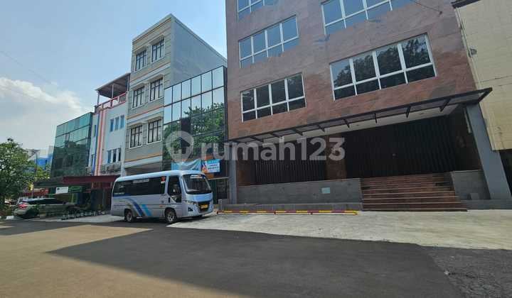 Ruko Usaha Strategis di Pertokoan Pulomas, Jakarta Timur