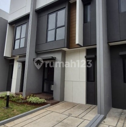Premium Ready-to-Occupy House in Summarecon Crown Gading - Near Pahoa School & Altius Hospital