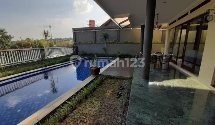 Rumah Lux With Pool Strategis di Ciumbuleuit Hegarmanah Bandung