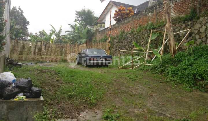 Tanah Luas Untuk Tinggal Atau Usaha di Komplek Cemara Cipageran