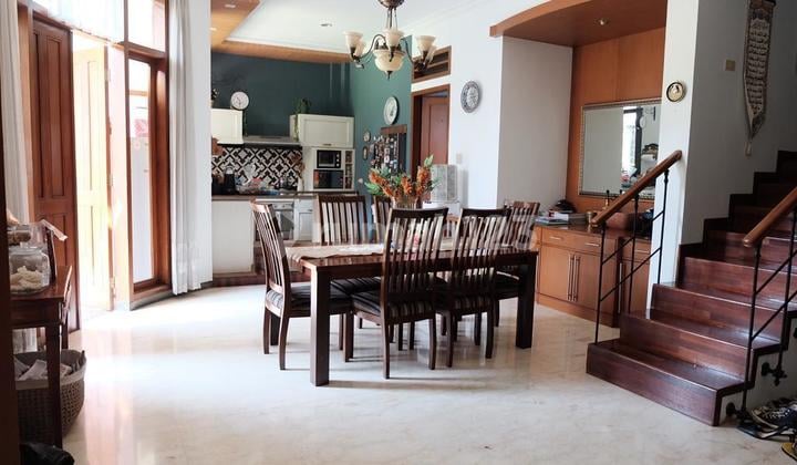 Rumah Strategis Bagus Untuk Usaha di Mainroad Prabu Dimuntur Dago