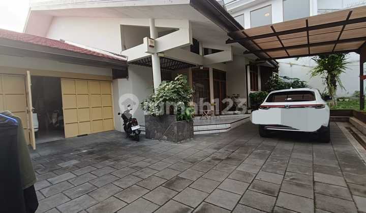 Sewa/Jual Rumah Luas Nice View di Sayap Ciumbuleuit Bandung