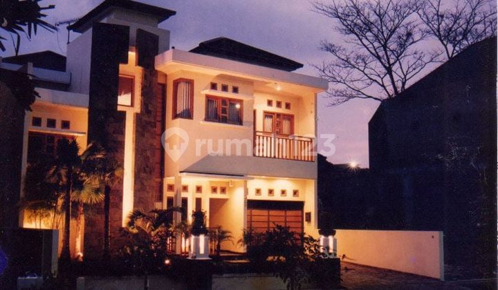 Sewa/Jual Rumah Luas di Istana Regency 1 Sayap Pasteur Bandung