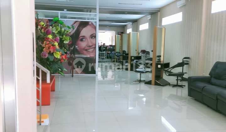 Strategic 3-Storey Commercial Space in Riau Wing, Central Bandung City