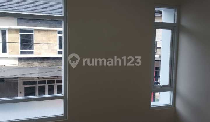 Jual Rumah Murah 2 Lantai di Komplek Salt River Ssp Bandung Barat