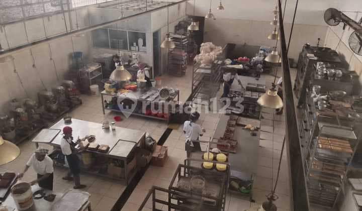 Gudang Ex Pabrik Makanan di Sayap Bypass Soekarno Hatta Bandung
