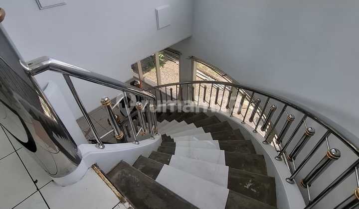 Jual Rumah Mewah Luas Terawat di Cluster Budi Sari Bandung Utara