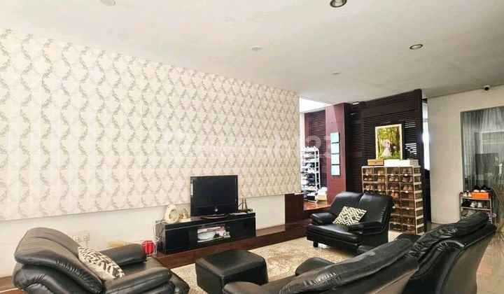 Rumah Moca Dian Istana Dekat Clubhouse Surabaya Barat