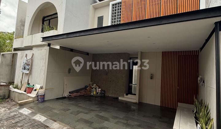 Rumah 3 BR Mewah Full Furnished dan Elektronik Siap Huni Lokasi Padonan Canggu