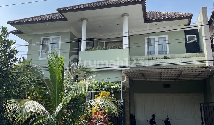 FOR SALE 2-STORY LUXURY HOUSE FULLY FURNISHED HOOK POSITION IN PUNCAK DIENG MALANG