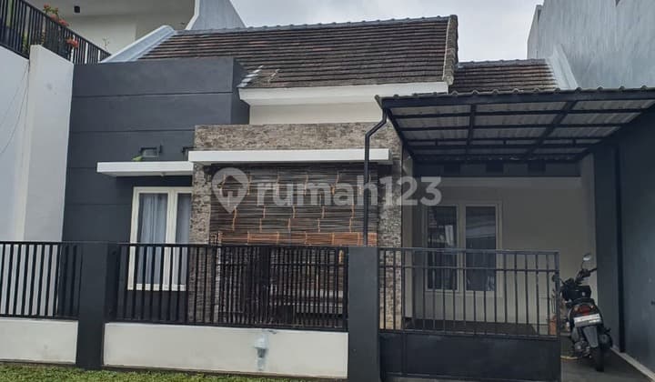 DIJUAL RUMAH SIAP HUNI DEKAT KAMPUS DI PERMATA JINGGA MALANG