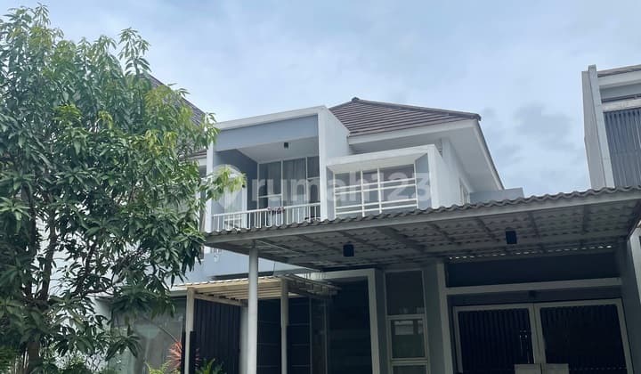 DIJUAL RUMAH MODERN 2 LANTAI SIAP HUNI DI KAWASAN ELIT IJEN NIRWANA MALANG