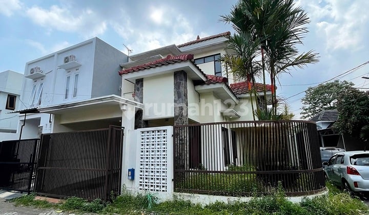Dijual Rumah 2 Lantai Dekat Ub, Polinema & Raya Suhat di Bunga-Bunga Lowokwaru Malang