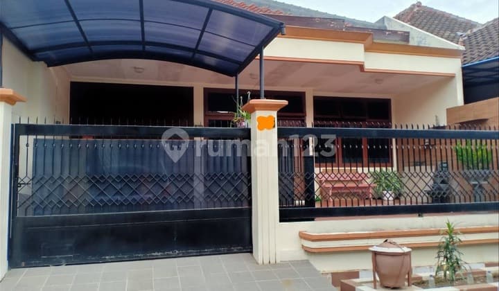DIJUAL RUMAH 1 LANTAI TERAWAT SIAP HUNI COCOK UNTUK HUNIAN DI KAWASAN ELIT DIENG KOTA MALANG