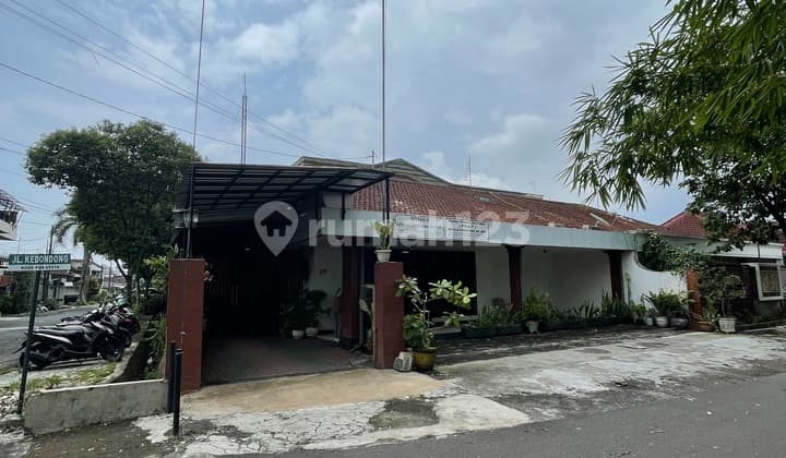 DIJUAL RUMAH HOOK BEKAS KANTOR & CAFE DEKAT RAYA IJEN DAN LANGSEP DI KLOJEN KOTA MALANG