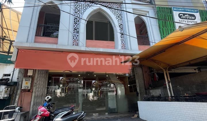 FOR SALE: THE MOST STRATEGIC COMMERCIAL BUILDING AT THE ZERO POINT OF SOEKARNO HATTA MAIN ROAD, MALANG