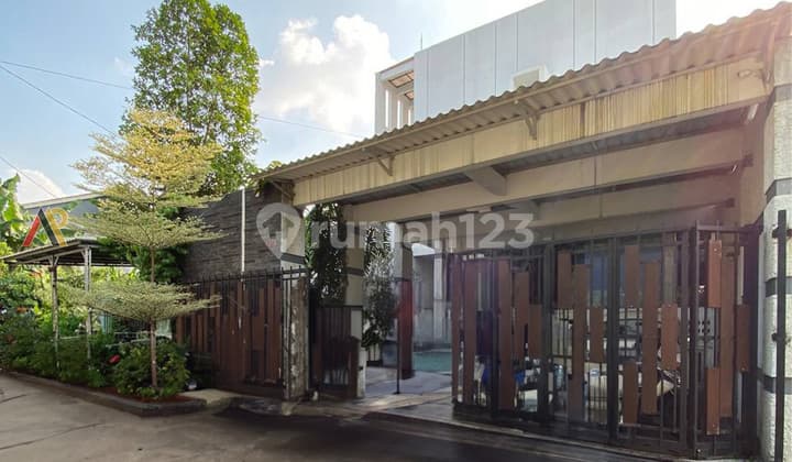 Rumah Taman Luas Optional Pool Selangkah Sekolah Cikal Cipayung