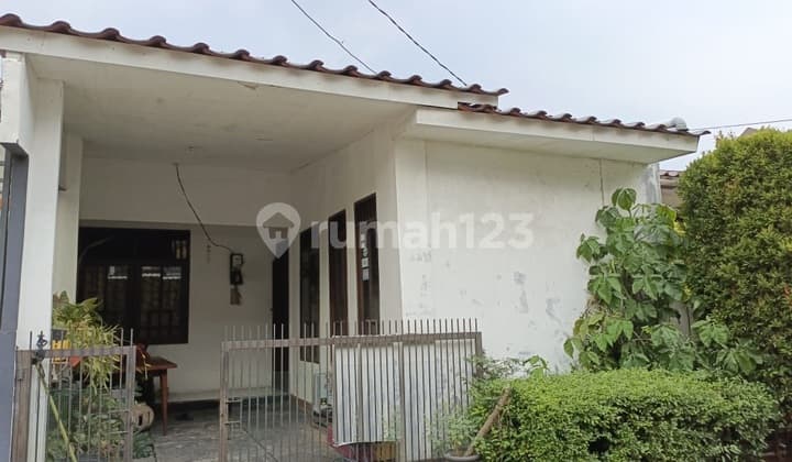 Rumah Asri di Komplek Perkici Bintaro Sektor 5