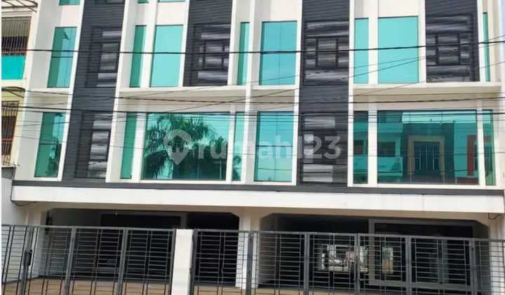 Gedung di Lokasi Strategis di Jatinegara Office Unit B, Jl Jatinegara Barat