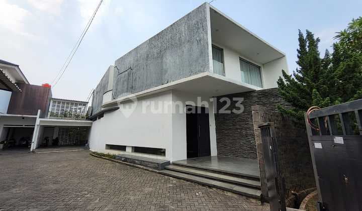 Rumah Bagus Siap Huni Dengan Kolam Renang di Pisok Bintaro Jaya Sektor 5