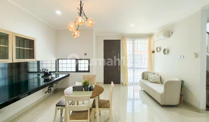 Ready-to-occupy house and location inside Bintaro cluster