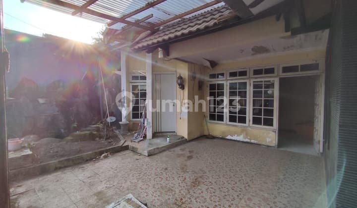The land counting house needs renovation.