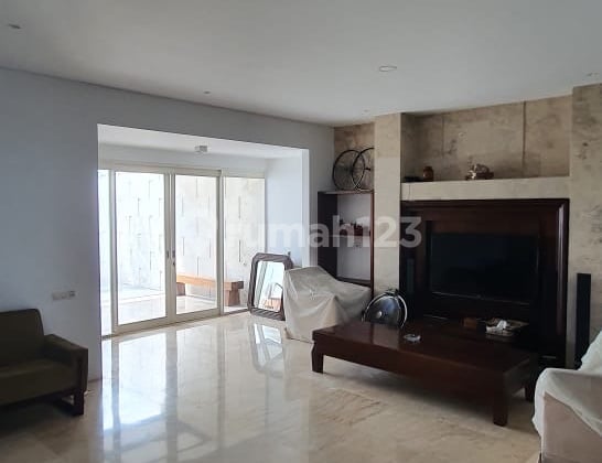 Rumah Dijual Graha Famili Surabaya 4 Kamar Semi Furnished