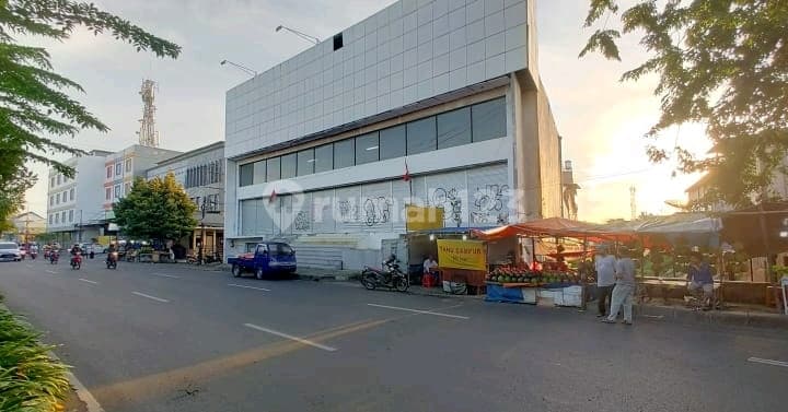 Dijual Bangunan Komersial Nol Jalan Raya Putro Agus Wetan Strategis