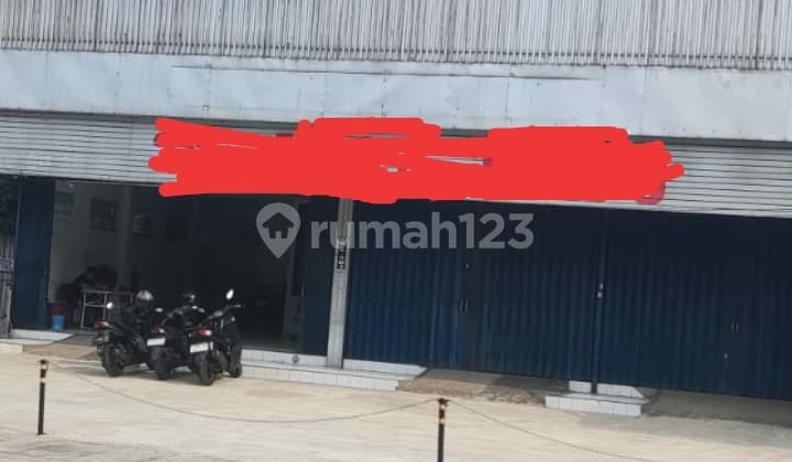 Ex Showroom in Kelapa Gading