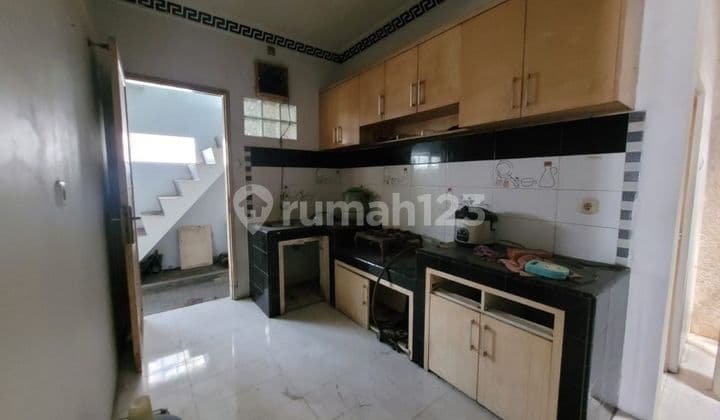 Selling Comfortable House in Astanaanyar, Bandung - Land Area 145m²