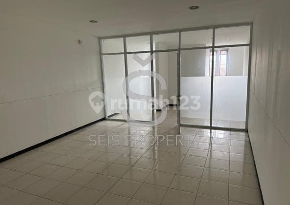 Disewakan Ruko 3 Lantai Siap Pakai di Jl Karapitan Bandung