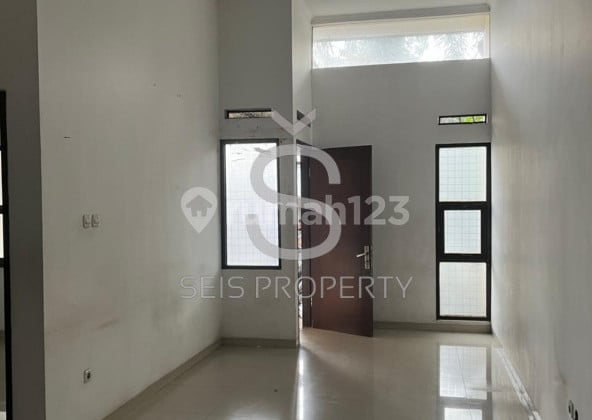 Dijual Rumah Siap Huni di Sadang Sayap Taman Kopo Indah Bandung