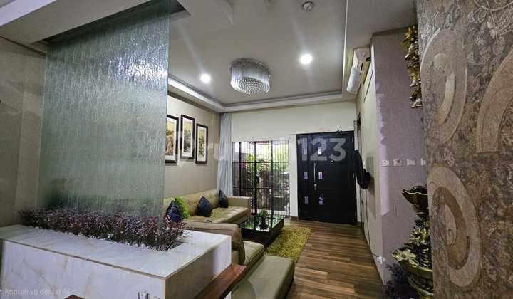 Rumah Bagus Siap Huni SHM Hadap Utara Puri Indah