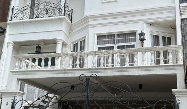 3-Story House in Elite Cluster and Favorite Beach Area Pantai Indah Kapuk