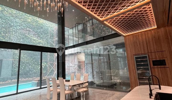 Rumah Super Mewah Pik Ada Lift Dan Pool Siap Huni