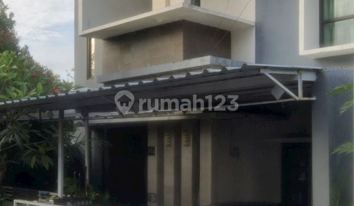 2-Story House for Rent in Dalung, One Gate System, Peaceful and Comfortable