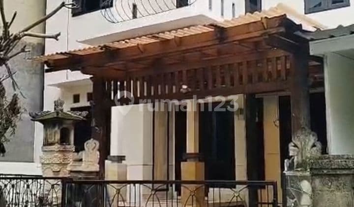Rumah 2 Lantai Jl Sekar Tunjung Denpasar Timur Lingkungan Tenang