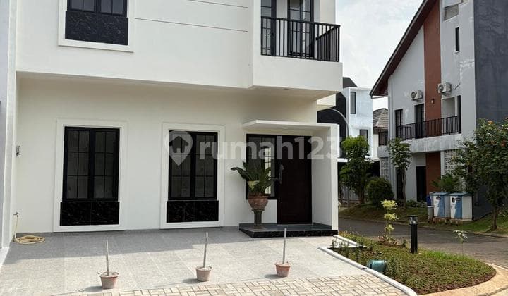Rumah Bangunan 3 Lantai Posisi Hoek di Kireina Park - Nusa Loka BSD Tangerang Selatan