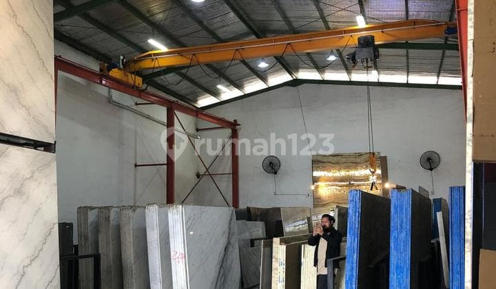 Disewakan Gudang Ex.marmer Strategis di Kawasan Pergudangan, Kota Tangerang