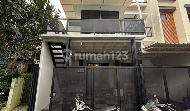 Rumah Baru Bangunan Mandiri 7X16 Siap Huni di BSD Sektor 1.5