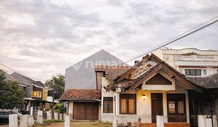 Old Building House, Hook Griya Loka Section 1.3 BSD