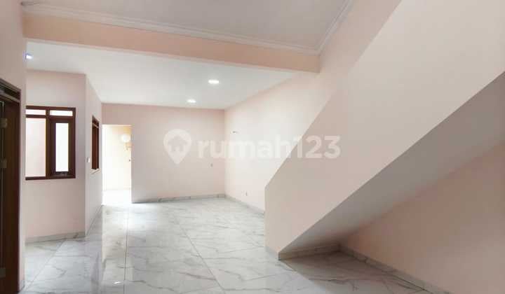 Dijual Rumah di Taman Holis Indah Bandung Lingkungan Nyaman