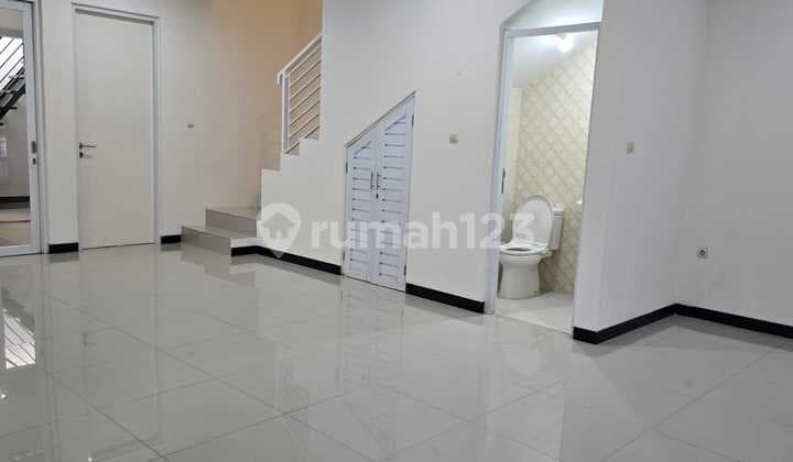 Dijual Rumah Siap Huni di Taman Kopo Indah Bandung