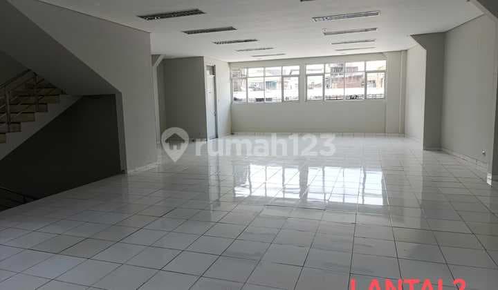 Disewakan Ruko 3 Lantai di Tengah Kota Bandung Lokasi Komersil