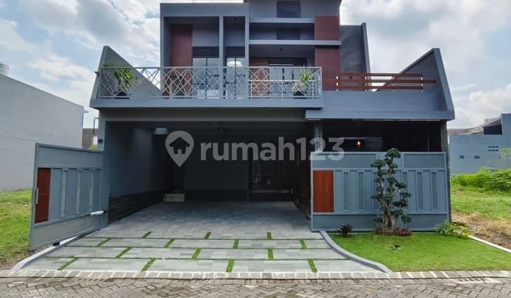 New Luxury House, Brand New, Ready to Move In, Located at Araya Golf Malang