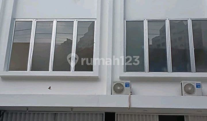 Ruko 3½ Lantai Siap Pakai Hadap Jalan Fatmawati dan MRT
